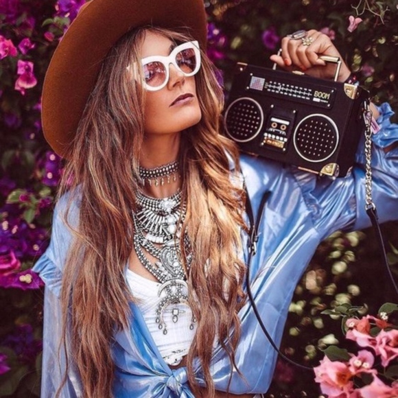 🌸 RADIO PURSE TOTE CLUTCH MUSIC FESTIVAL ROCKER BLACK PURSE HAARD BOX BEAT DJ - Picture 3 of 7